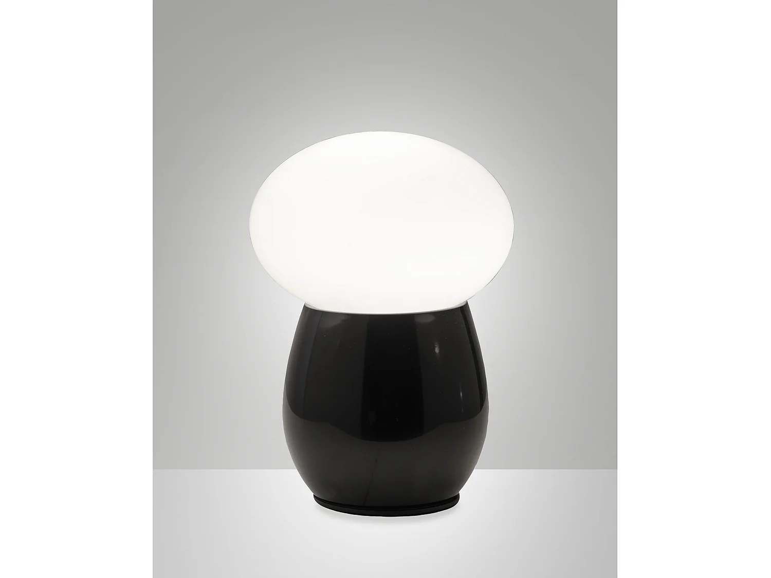 Lámpara de mesa Freddy en cristal soplado negro, casquillo E27 de 40 W, interruptor integrado, diseño elegante y moderno - Colección Freddy