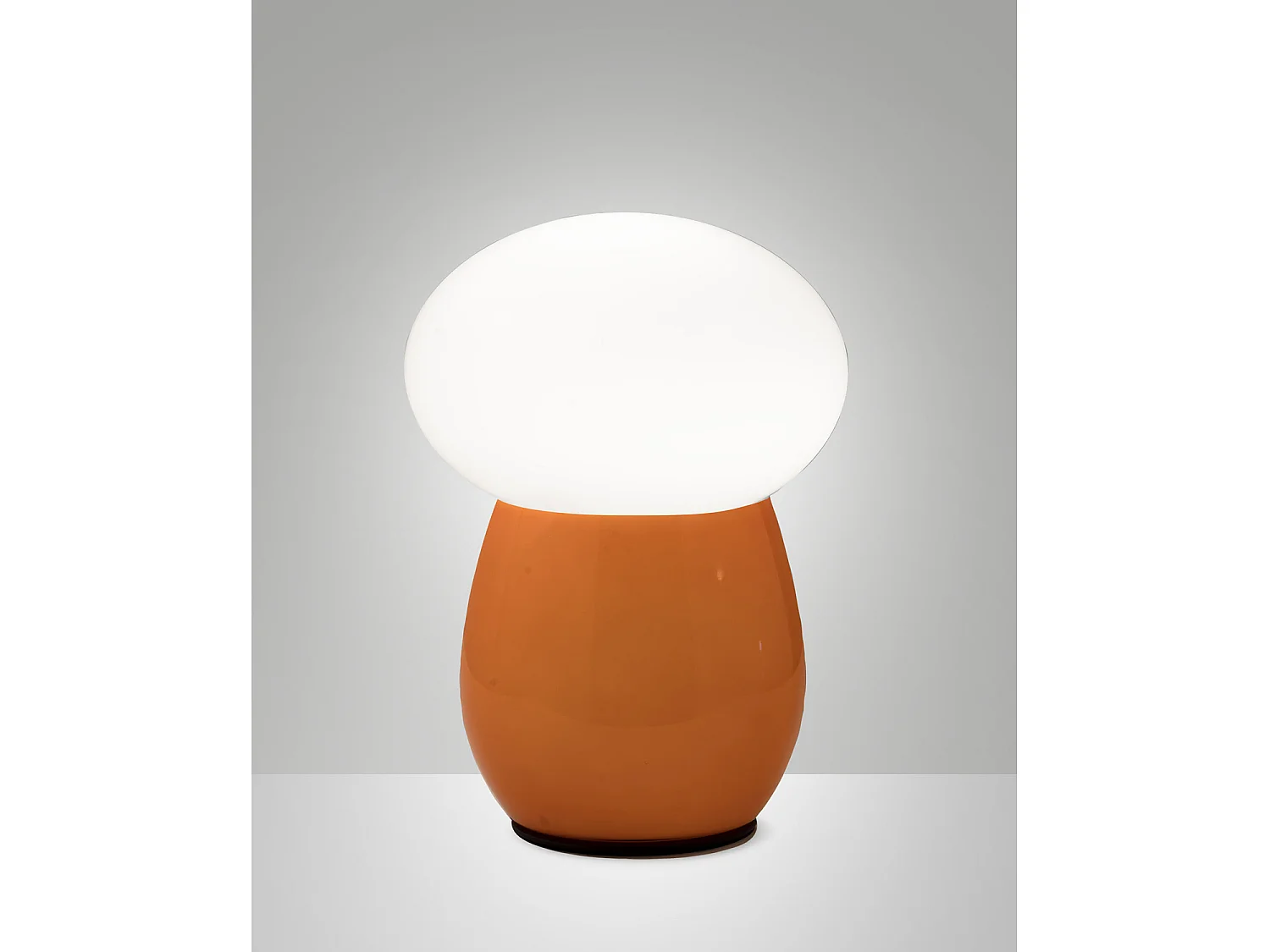 Lámpara de mesa Freddy Amber de cristal soplado, casquillo E27 de 40 W, interruptor integrado, diseño elegante y moderno - Colección Freddy