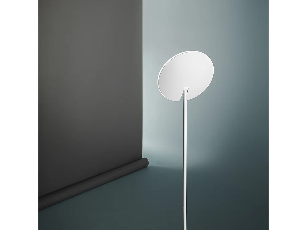Candeeiro de pé LED 24W 1900Lm 3000K em metal branco, design moderno e elegante para iluminação de interiores, altura 183 cm - Perenz, Europa