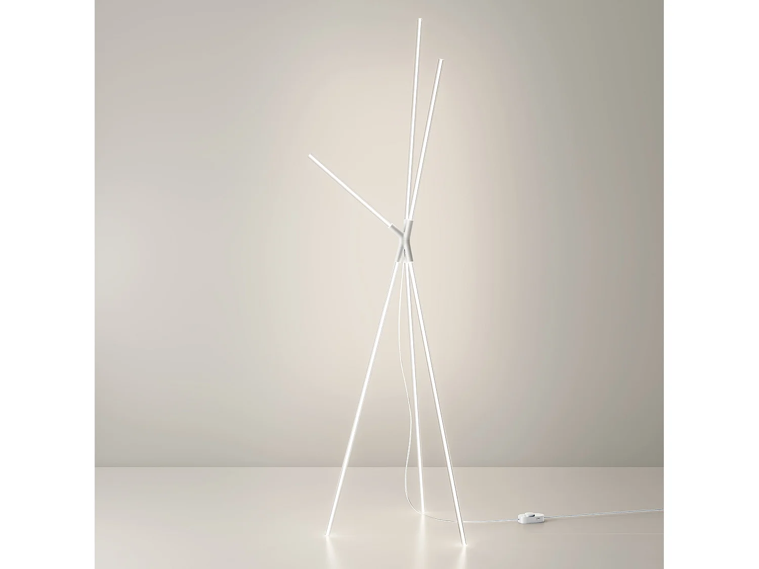 Candeeiro de pé LED brilhante com design de tripé em alumínio branco, temperatura de cor ajustável, 36W, altura 191,7 cm, IP20, série Escultural.