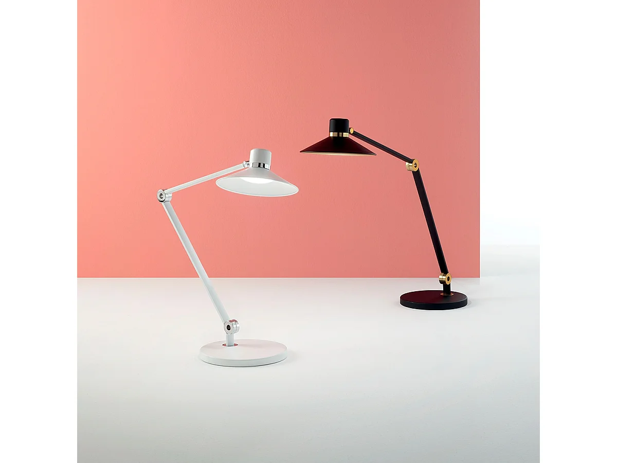 Lámpara de escritorio moderna de LED con brazos ajustables Panarea. - Negro