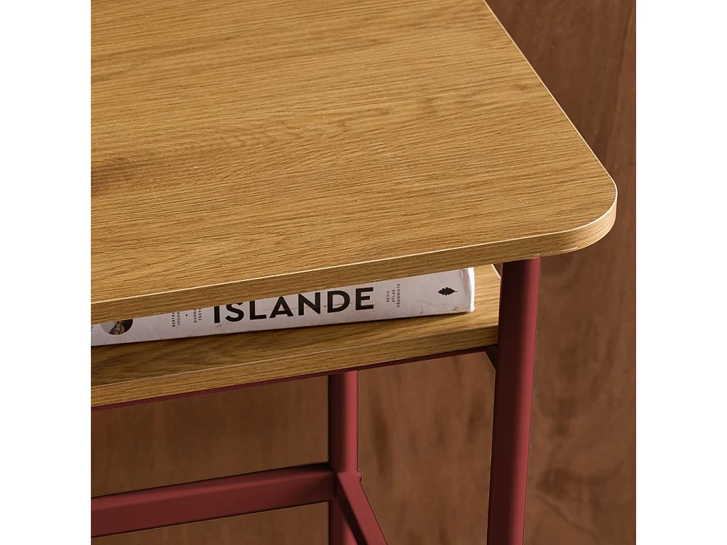 Escritorio de metal y decoración de madera con 3 nichos rojo