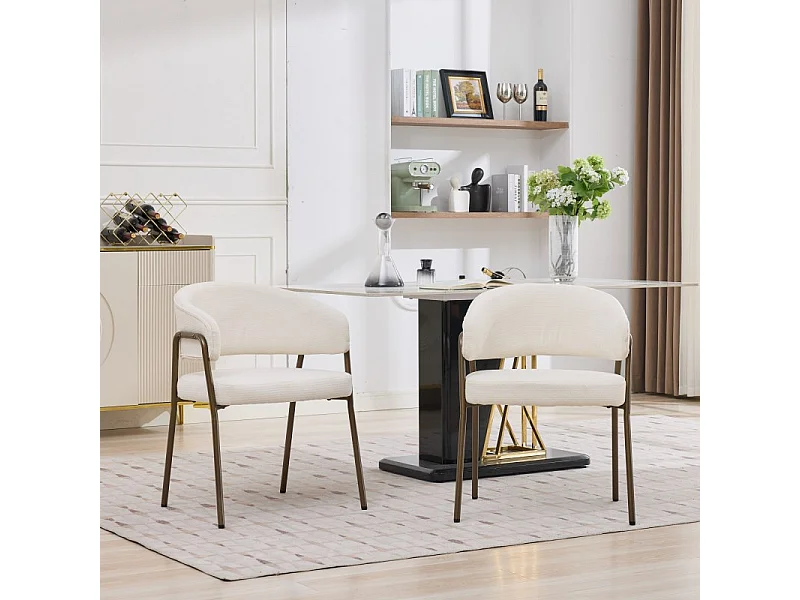 Chaise de salle à manger en chenille beige avec accoudoirs et pieds en métal finition laiton vieilli