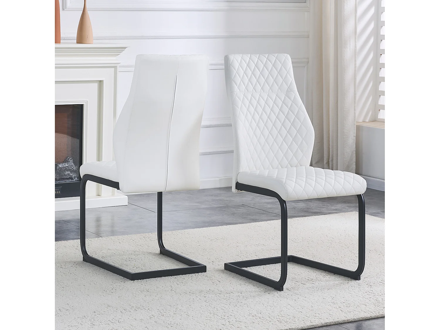 Set van 2 eetkamerstoelen met hoge rugleuning in wit kunstleer met zwart metalen frame