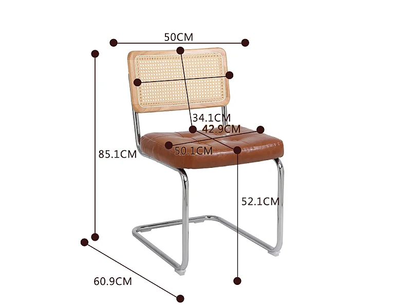 Set van 2 bruine eetkamerstoelen van kunstleer met rugleuningen van rotan