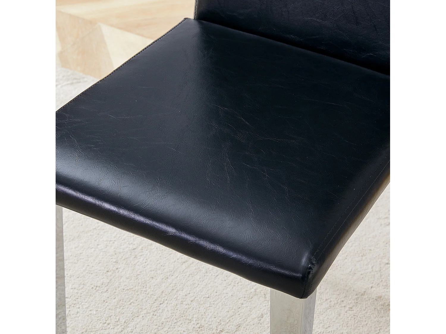 Lot de 2 chaises de salle à manger en similicuir noir avec pieds en métal argenté