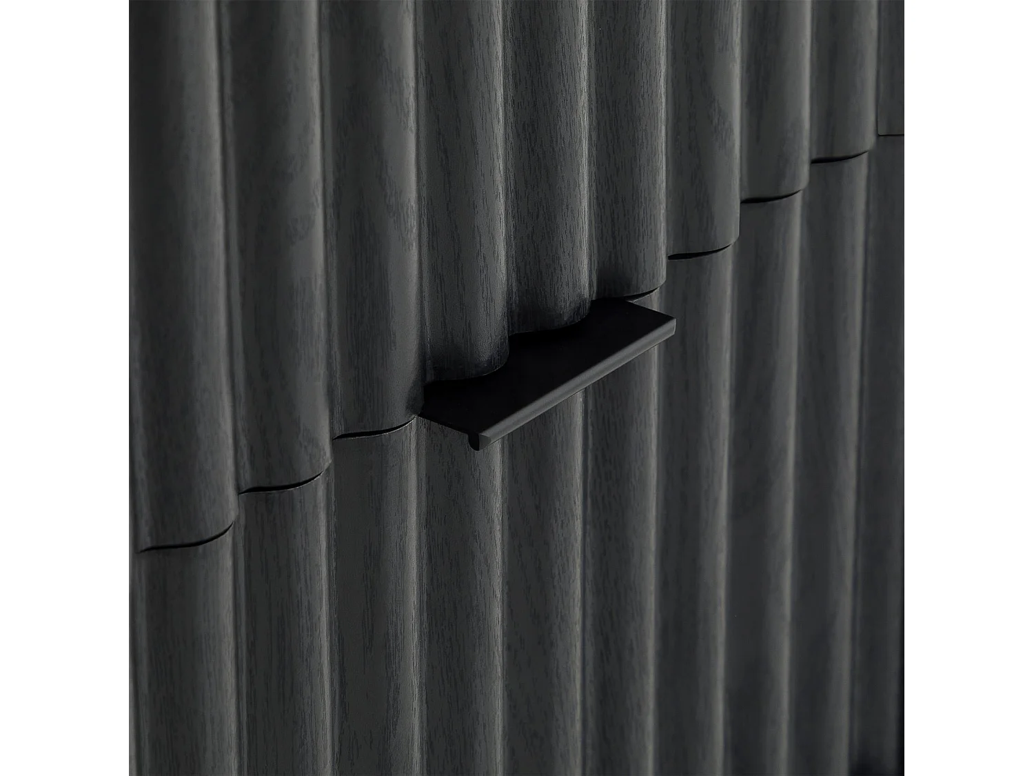 Table de Chevet ELLA H 50 cm Avec 2 Tiroirs en Bois Noir, Façades Striées, Poignées en Métal, Table de Nuit Contemporaine
