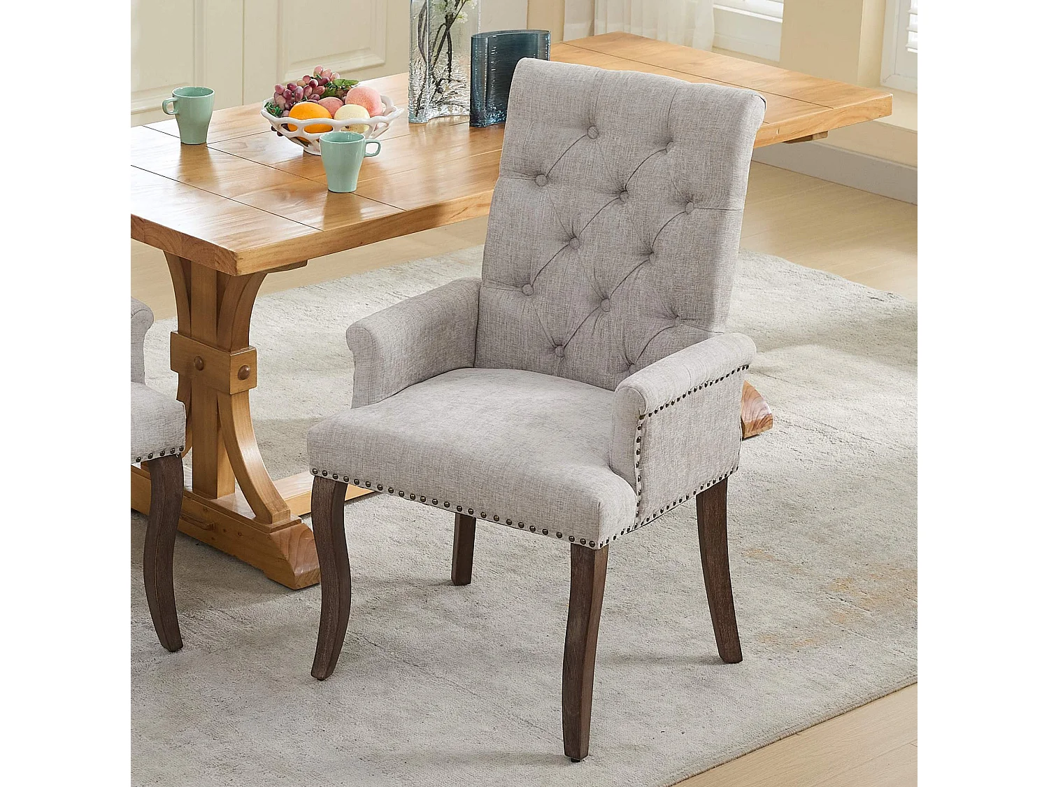 Eetkamerstoel met armleuningen, bekleed met beige chenillestof