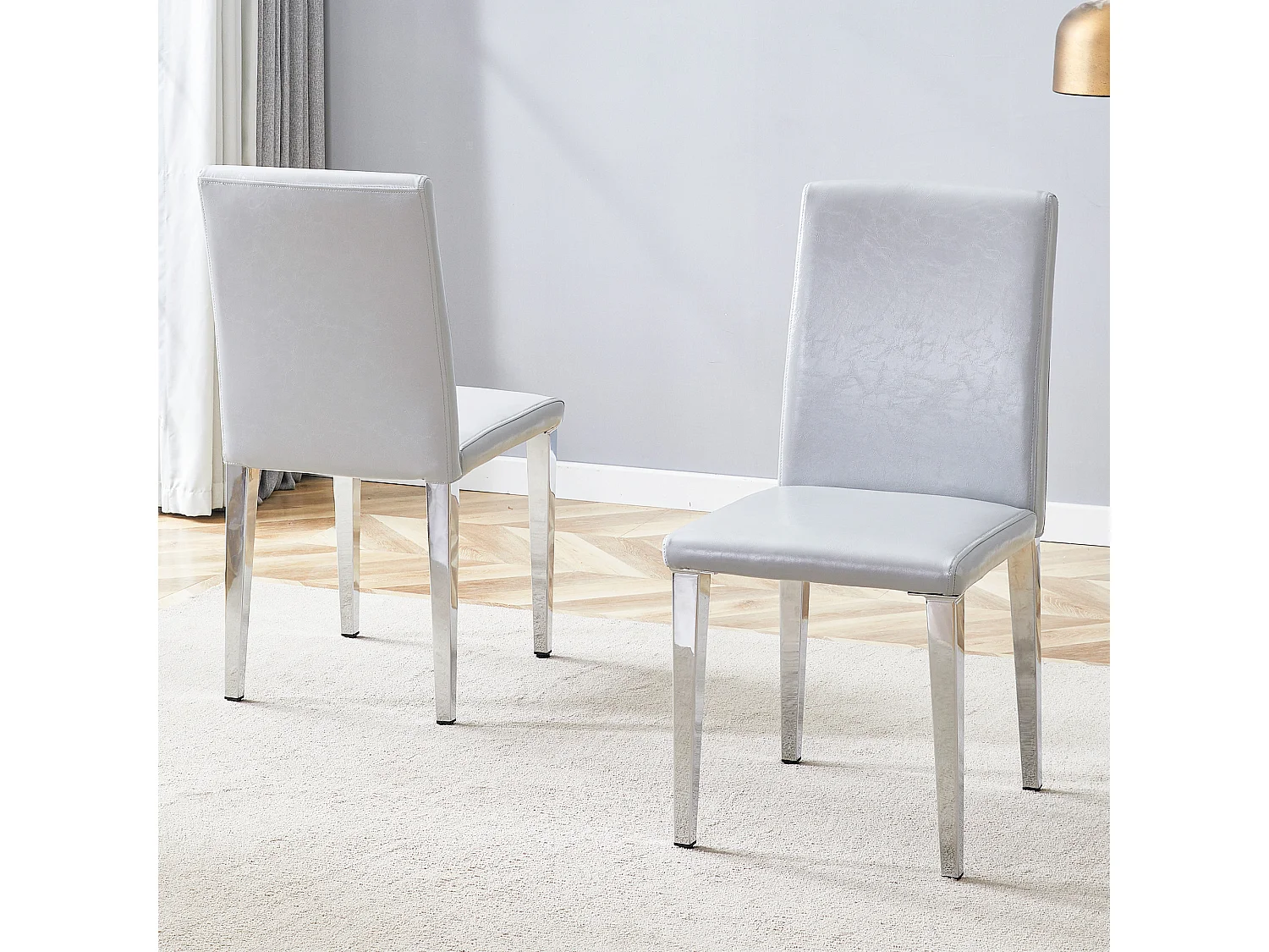 Lot de 2 chaises de salle à manger en similicuir gris clair avec pieds en métal argenté