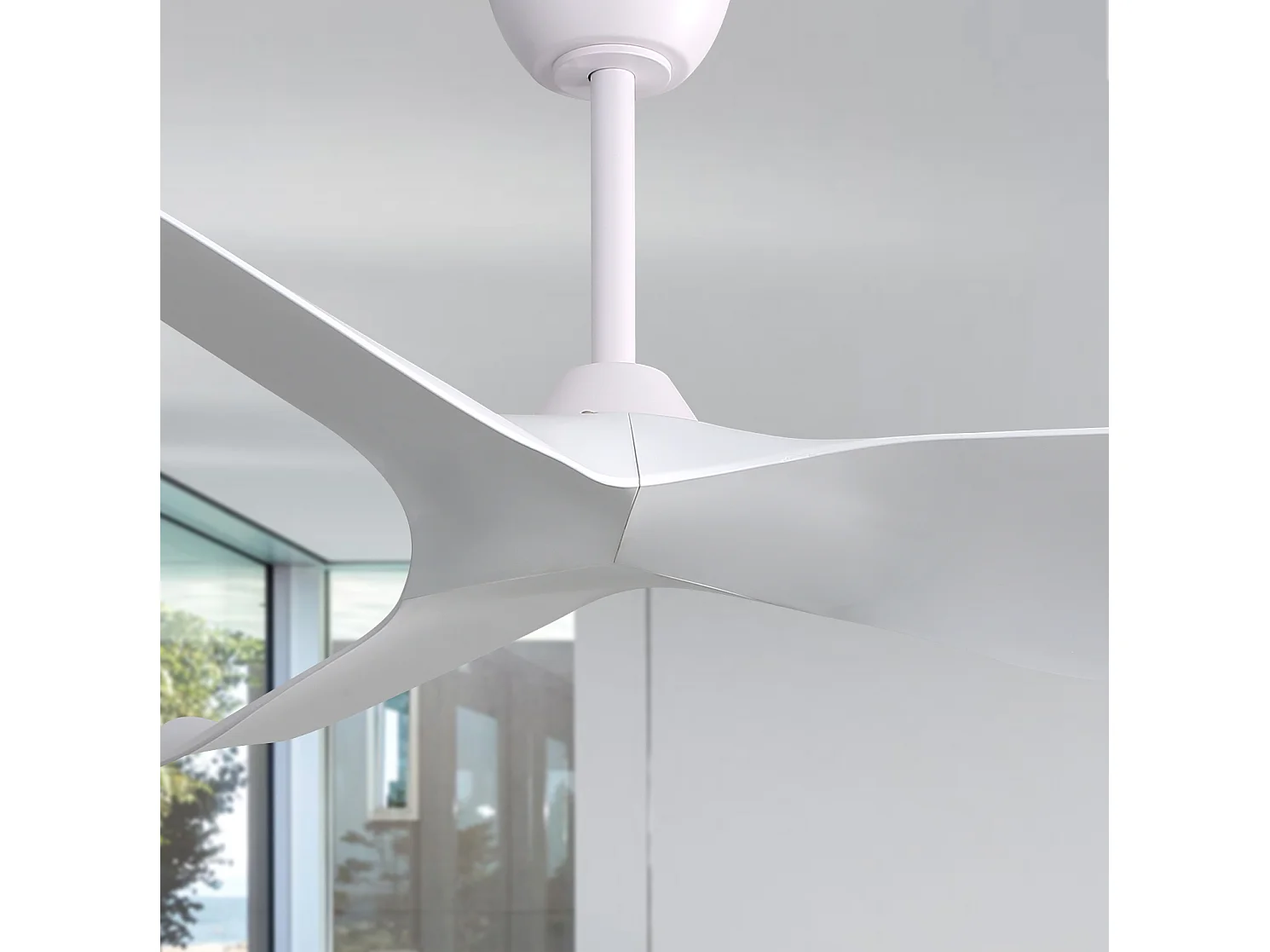 Ventilateur de plafond 132 cm avec télécommande, silencieux, moteur DC réversible, 6 vitesses, blanc