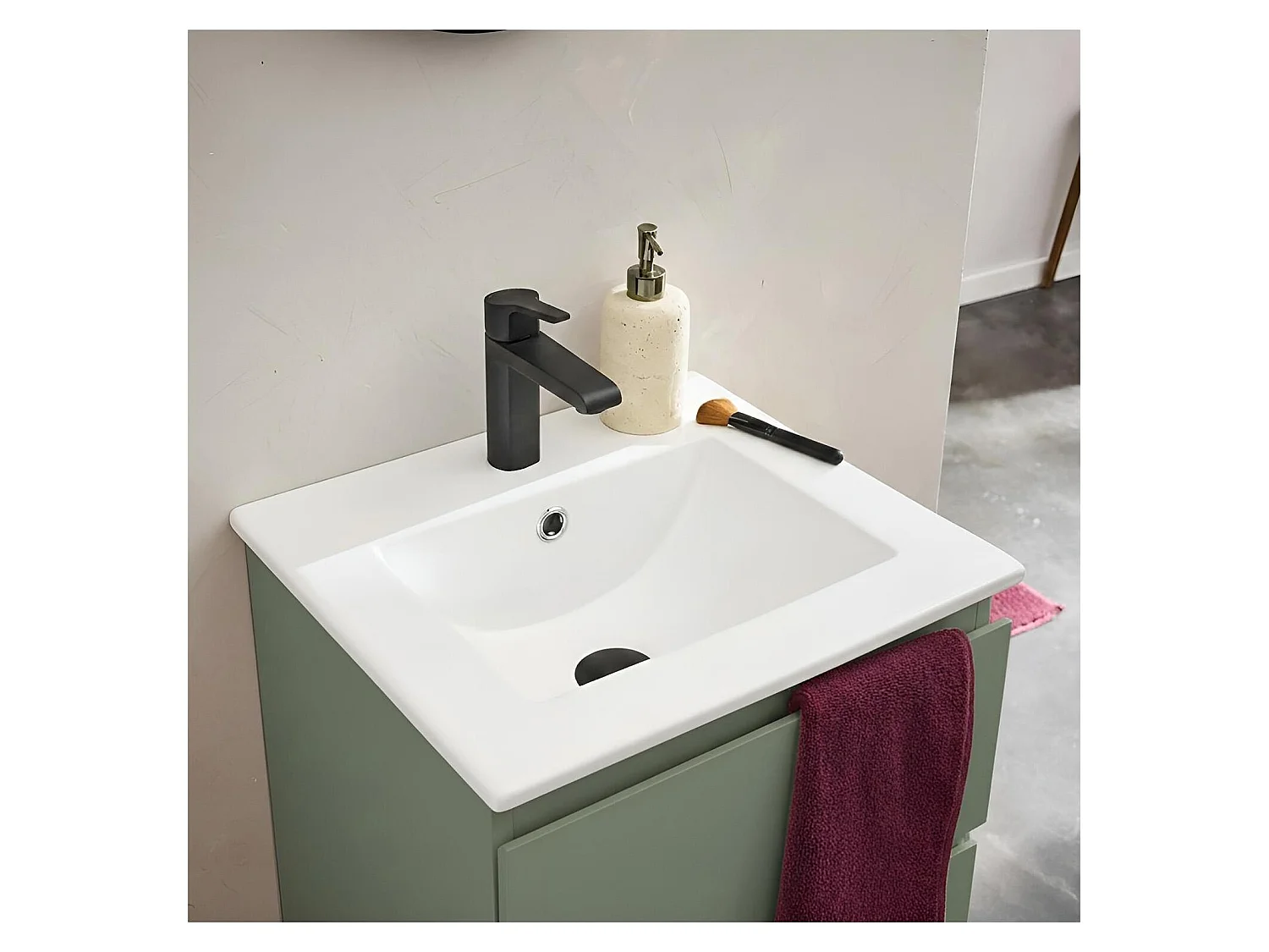 Waschtisch 45cm und schwarze Armatur SORRENTO