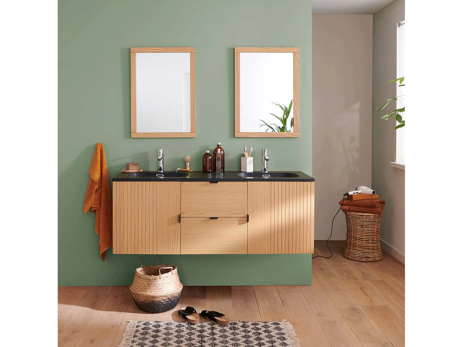 Dubbel meubel 140cm eiken, kranen en vierkante spiegels STUDIO
