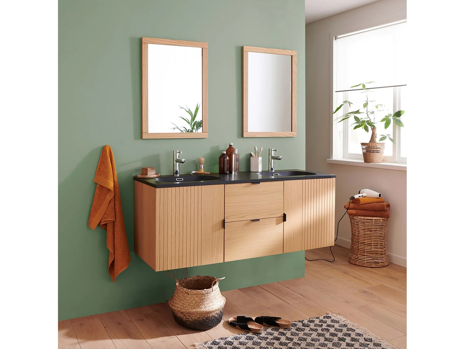 Dubbel meubel 140cm eiken, kranen en vierkante spiegels STUDIO