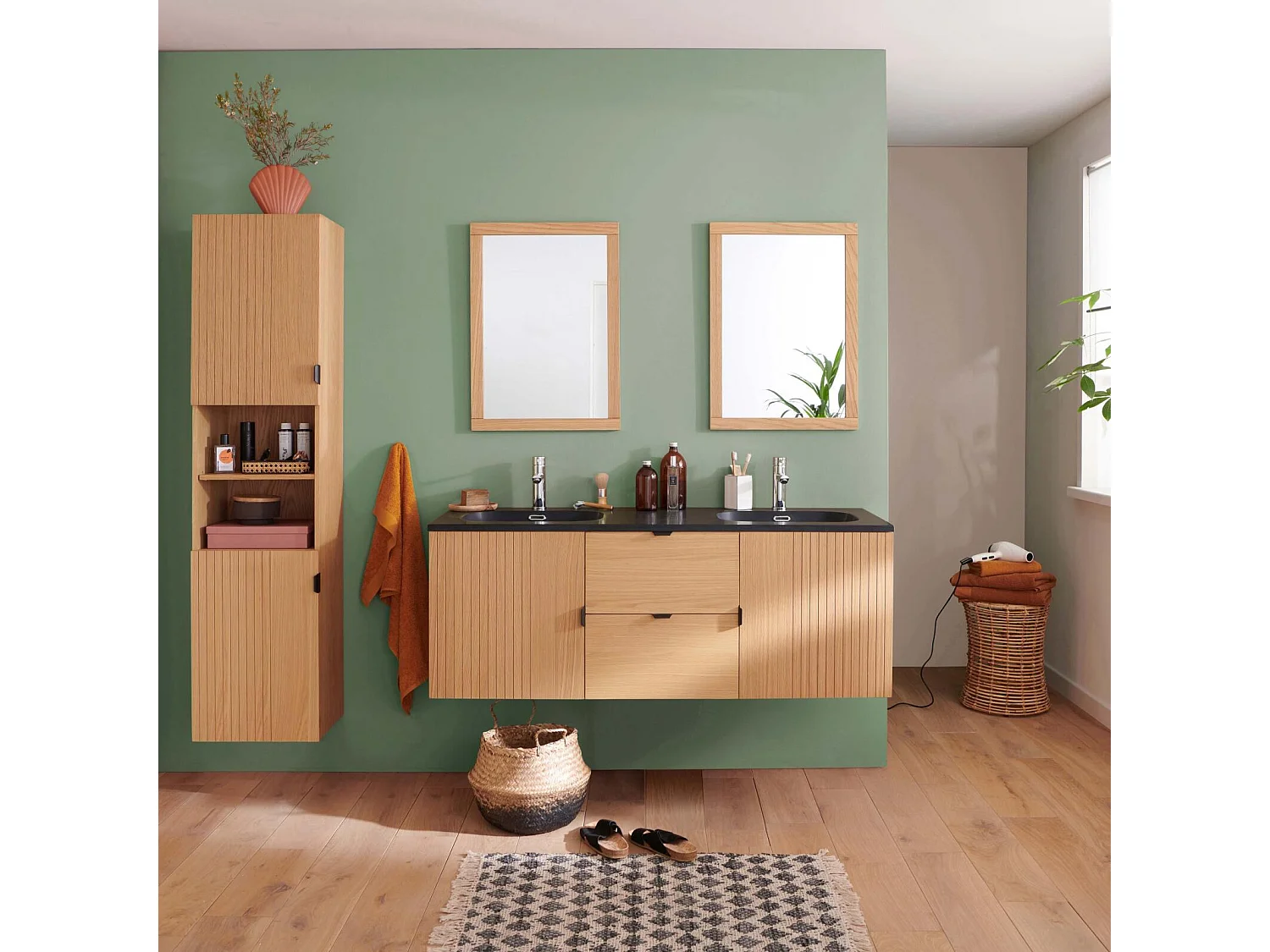 Hangmeubel 140cm eiken, kranen, spiegels en kolomkast STUDIO