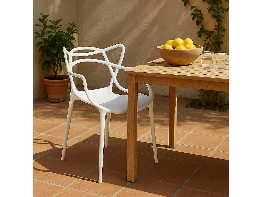Chaise Thonet Blanche empilable pour intérieur et extérieur