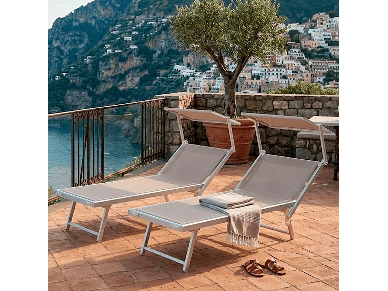 Coppia Di Lettini Beige Prendisole Pieghevole Professionale In Alluminio Tettuccio Orientabile Sdraio Mare Spiaggia Piscina Giardino 182 x 60 x 38 cm