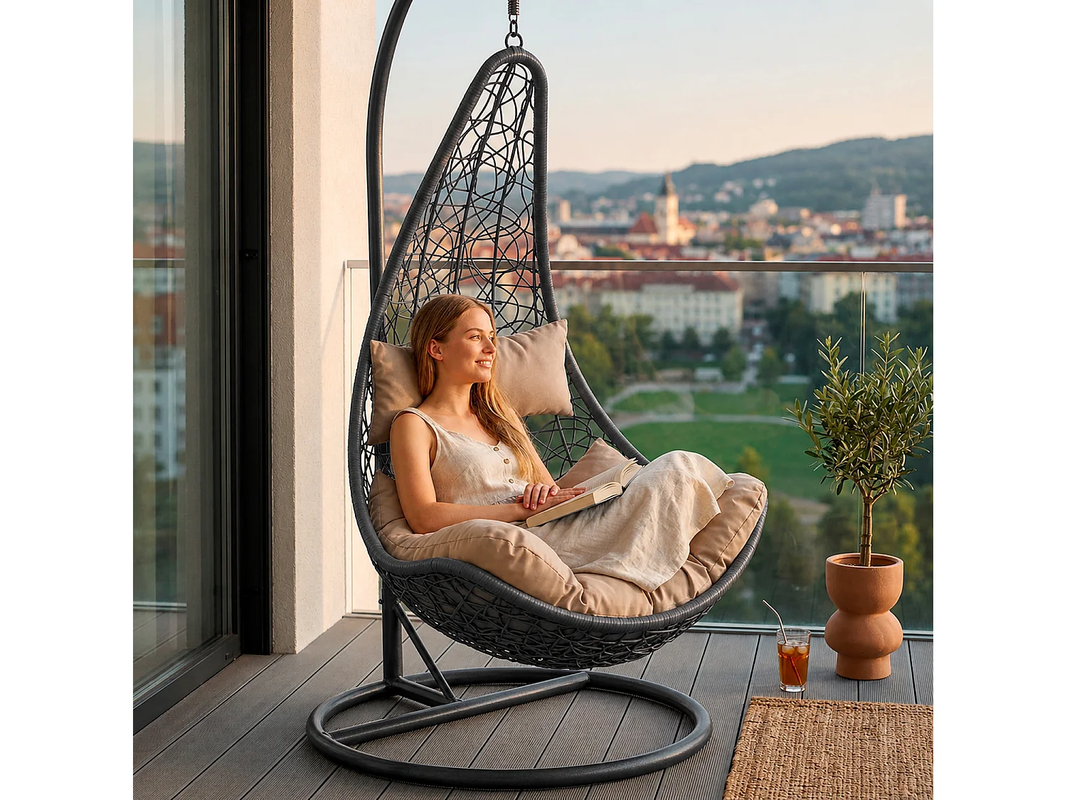 Poltrona Sospesa Da Giardino Con Struttura Autoportante In Metallo Seduta In Polyrattan E Cuscino Arredo Outdoor Terrazza Balcone E Veranda 105 x 195 Cm Nero