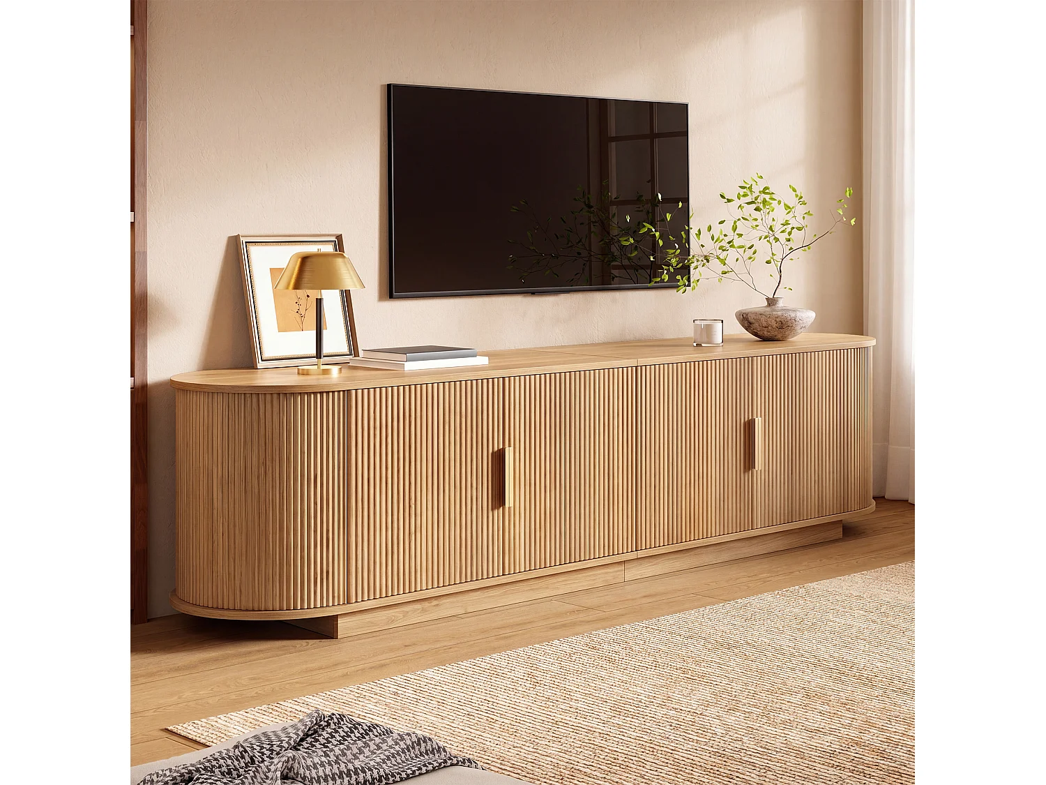 Meuble TV 180x35x50 cm - 4 portes - Design arrondi - Panneaux de particules et MDF - Poignées en métal - Coloris naturel