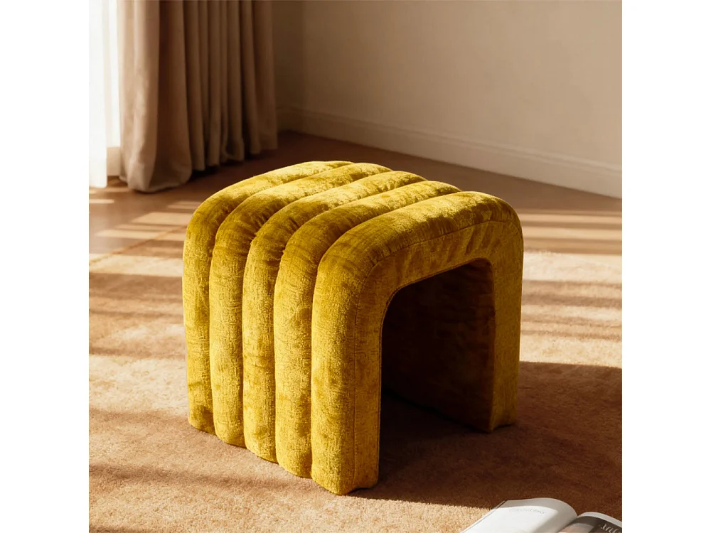 Mui - Tabouret rembourré en tissu chenille - Jaune moutarde