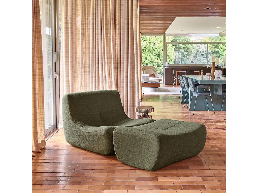 Sillón envasado al vacío de borreguito texturizado con reposapiés
