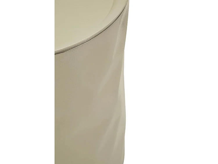 Set van 2 Norimberga bijzettafels, afmetingen: 39,5 x 48 cm en 35,5 x 40 cm.