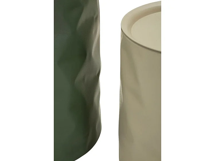 Set van 2 Norimberga bijzettafels, afmetingen: 39,5 x 48 cm en 35,5 x 40 cm.
