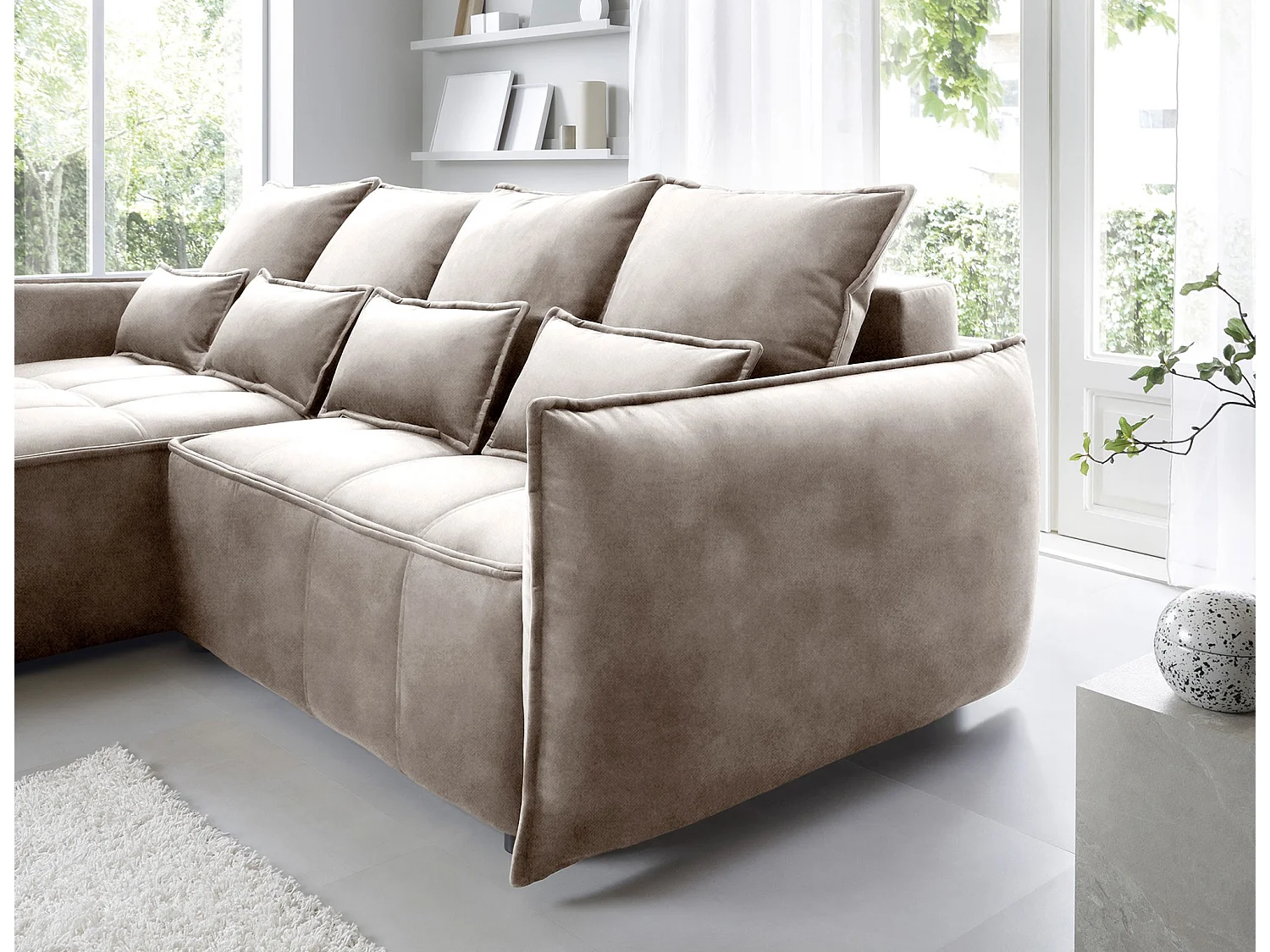 Canapé d’angle convertible 4 places KAMPUS en tissu effet cuir avec coffre de rangement – 265cm-Beige clair-angle gauche