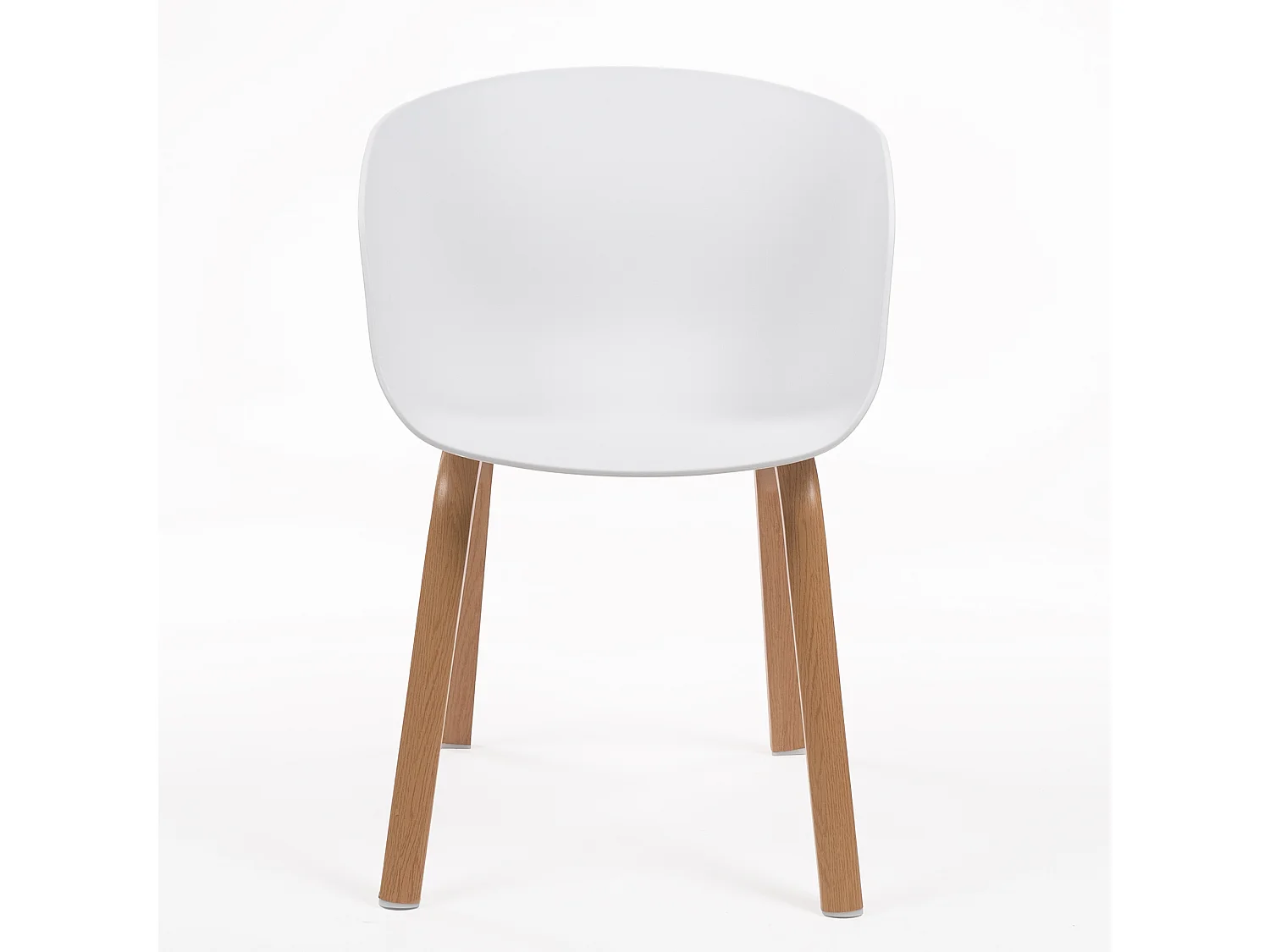 Silla blanca escandinava con reposabrazos integrados y patas de madera de haya natural - CUTE