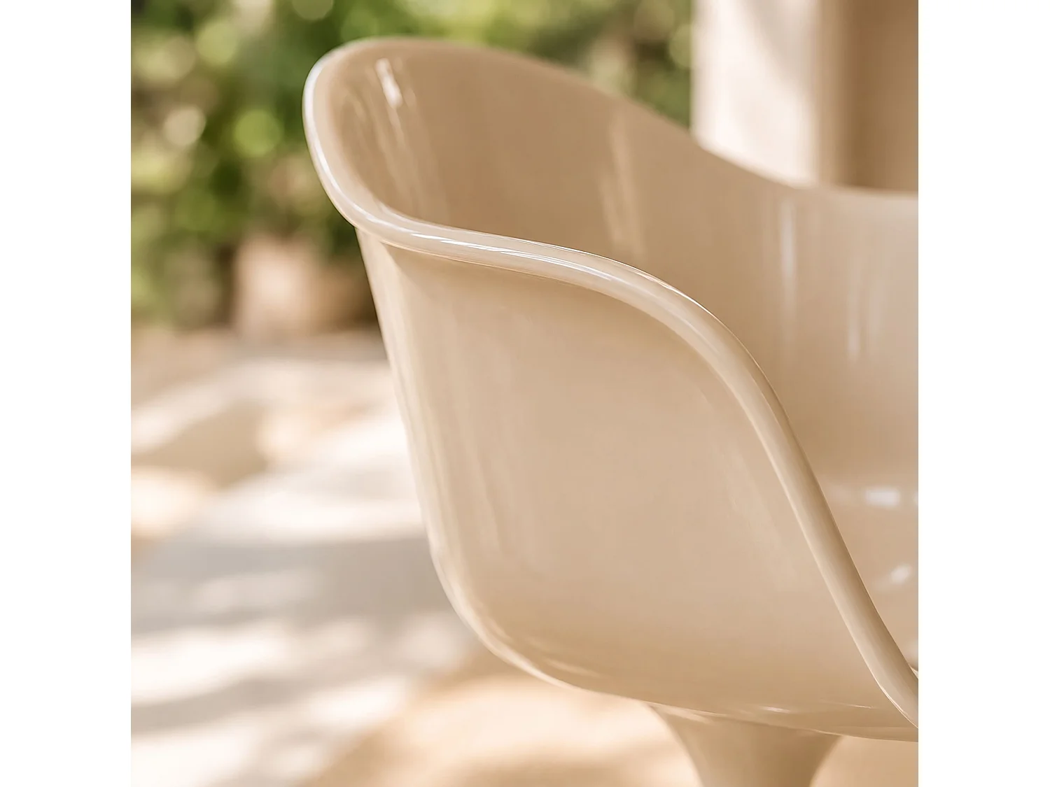 Now's Home - Lot De Deux Fauteuils De Table Resine Acrylique Vison 63x53xht81 Glam