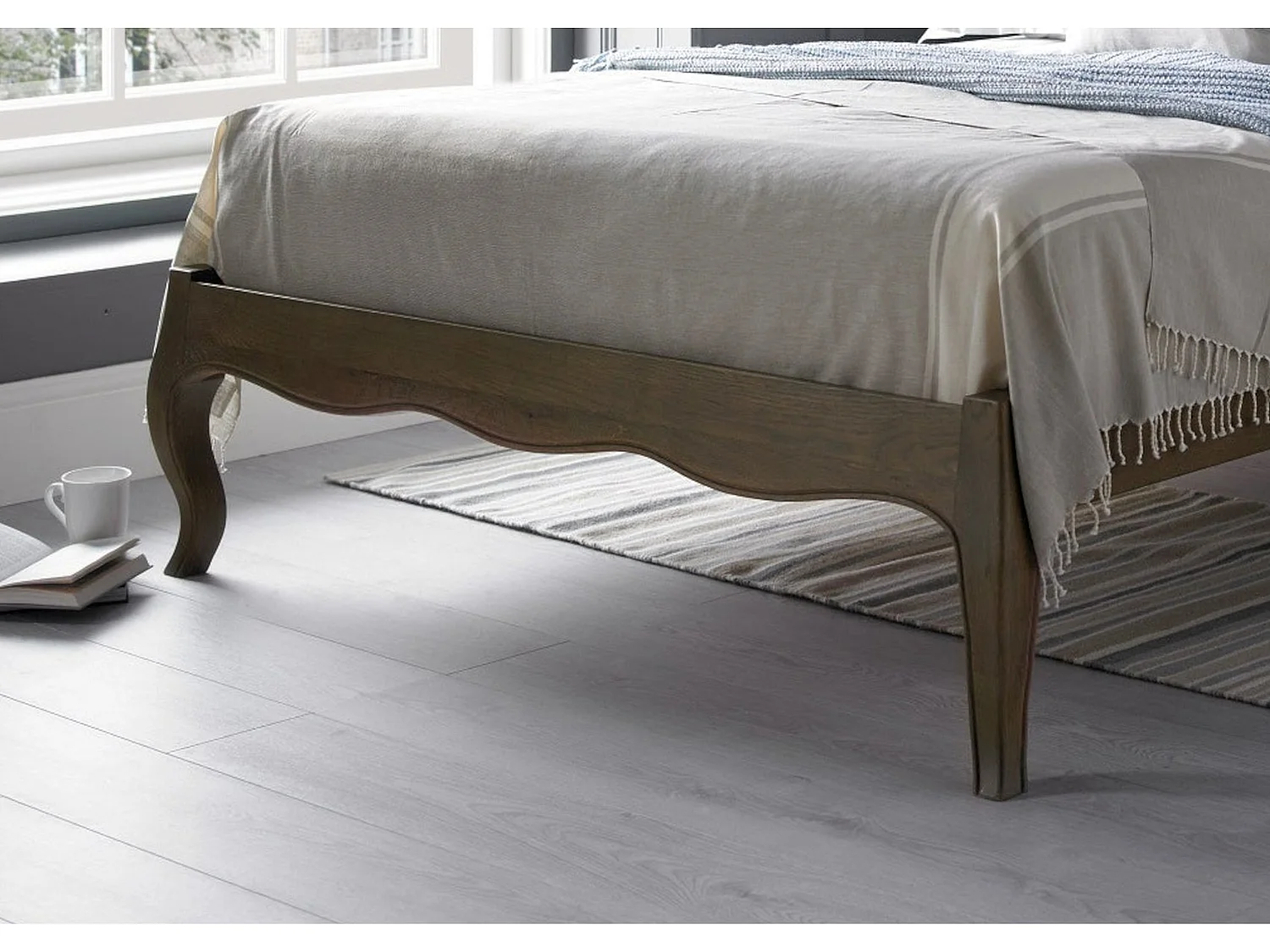 Rattan Oak Bedframe - 135 x 190 cm Bedframe in Beige