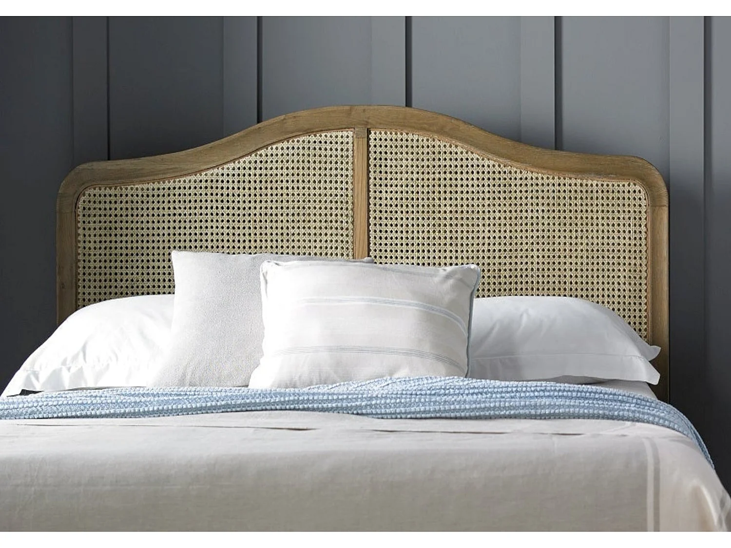 Rattan Oak Bedframe - 135 x 190 cm Bedframe in Beige