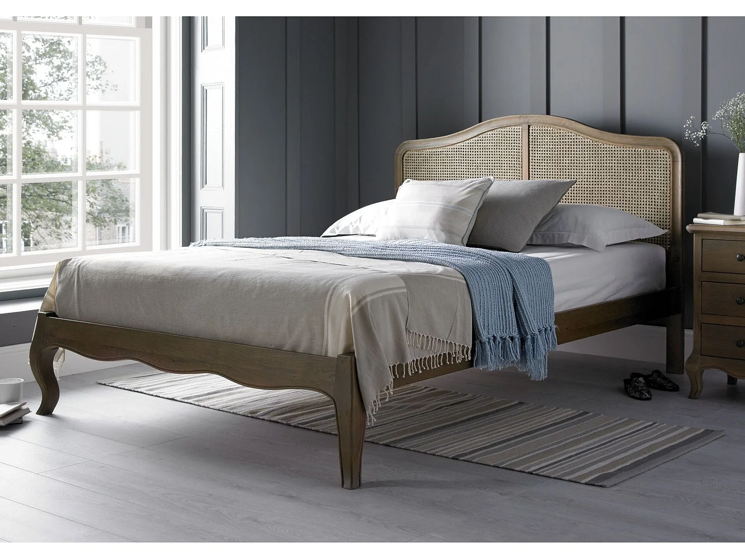 Rattan Oak Bedframe - 135 x 190 cm Bedframe in Beige