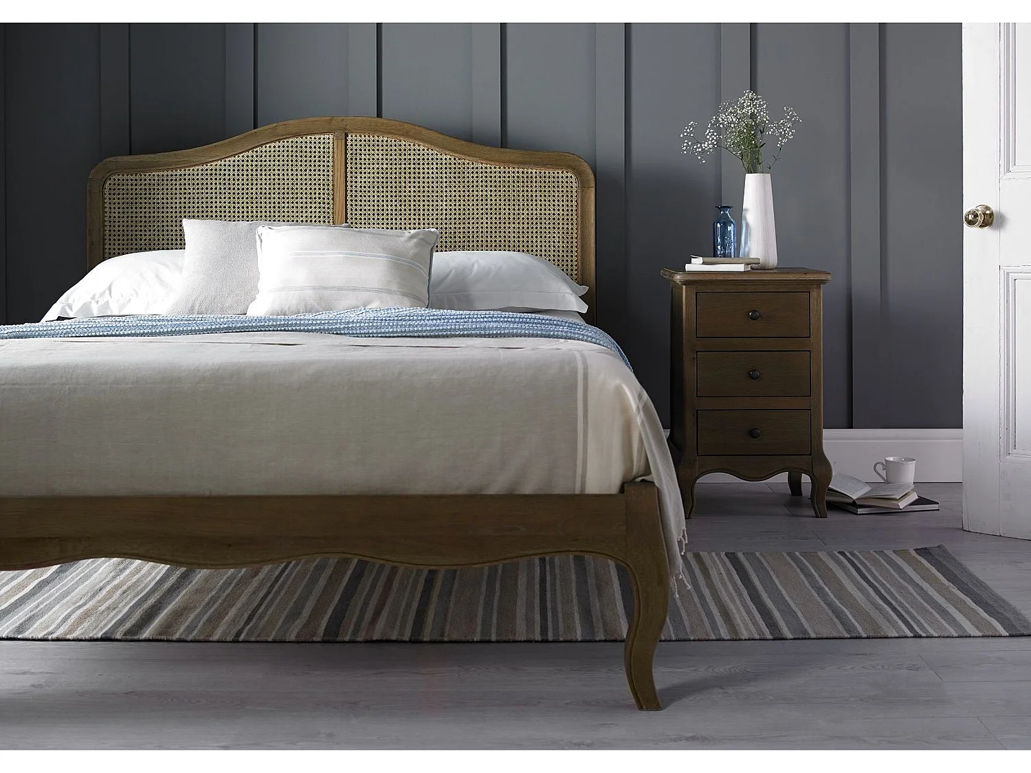 Rattan Oak Bedframe - 180 x 200 cm Bedframe in Beige