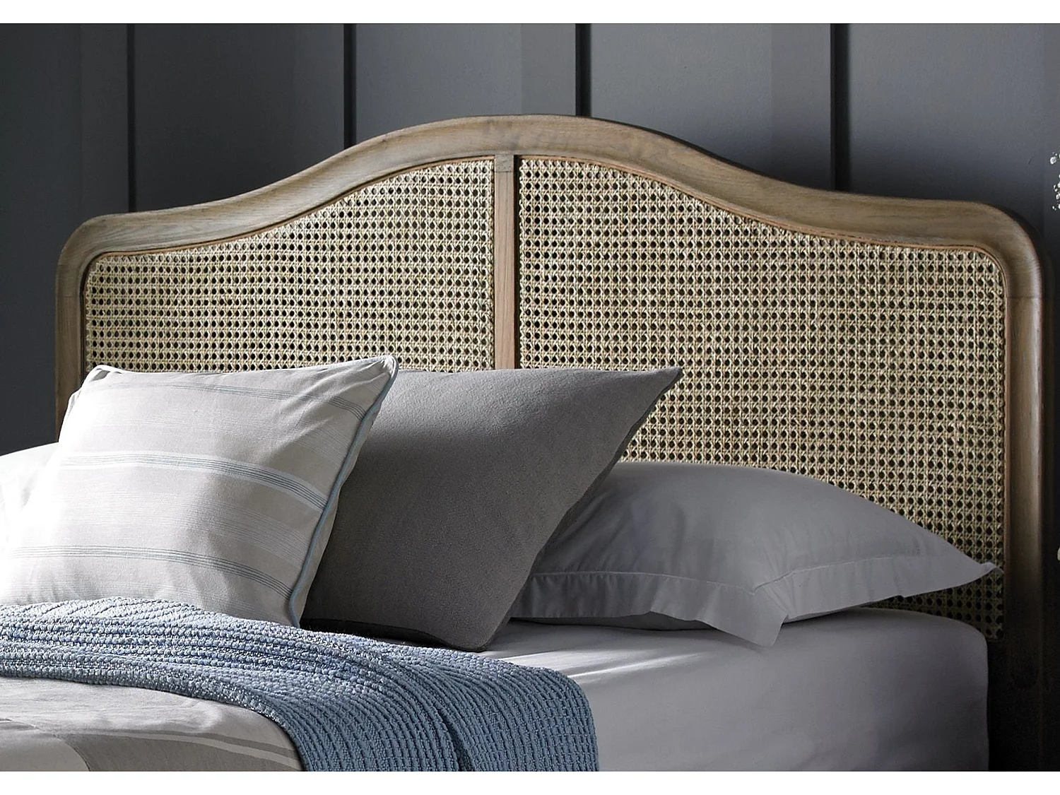 Rattan Oak Bedframe - 150 x 200 cm Bedframe in Beige