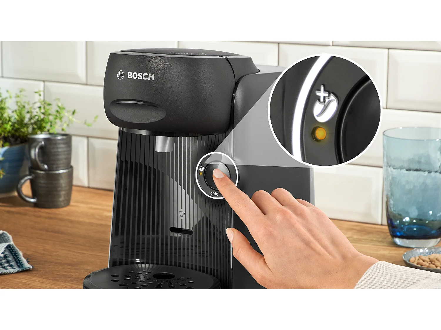 Bosch TASSIMO TAS162E Finesse Kaffeemaschine Schwarz - IntensityBoost, 1400W, 0,7L, Automatische Reinigung