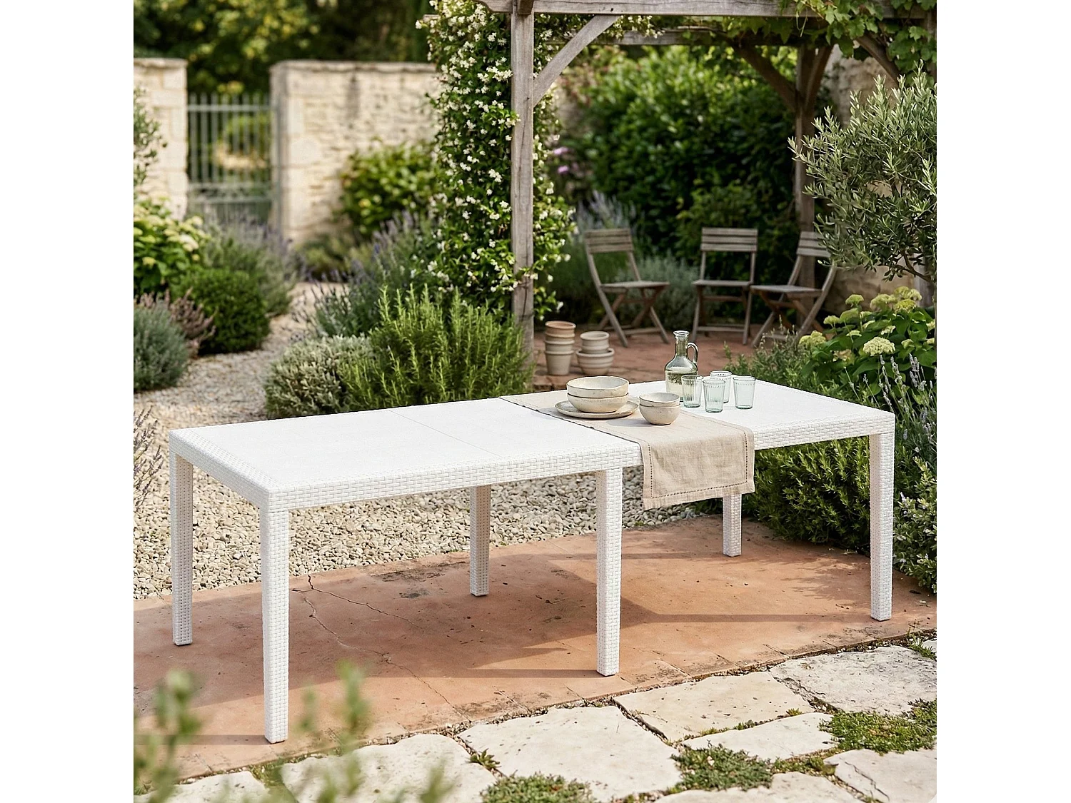 Table d'extérieur Dmains, Etagère à manger rectangulaire extensible, Table de jardin extensible effet rotin, 100% Made in Italy, 150/220x90h72 cm, Blanc