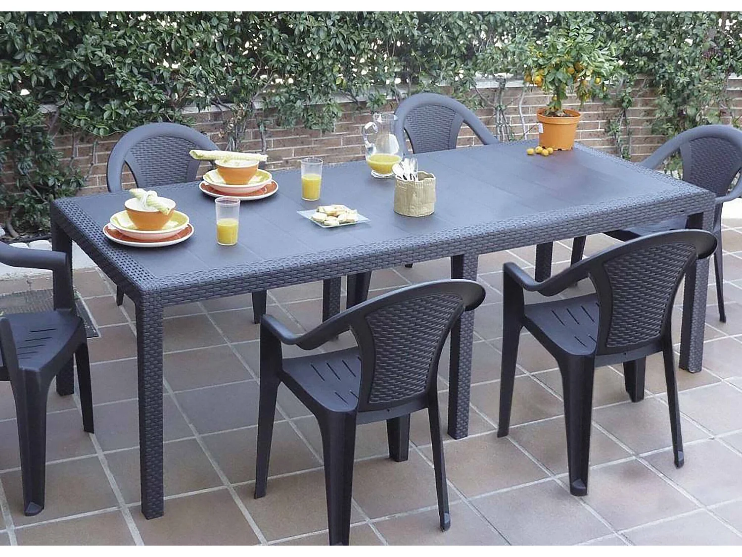 Table d'extérieur Dmains, Etagère à manger rectangulaire extensible, Table de jardin extensible effet rotin, 100% Made in Italy, 150/220x90h72 cm, Anthracite