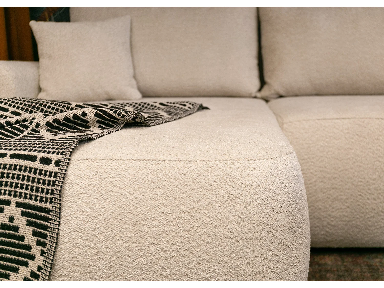Canapé d’angle en U avec fonction couchage – universel – Beige – Bouclée – OVO