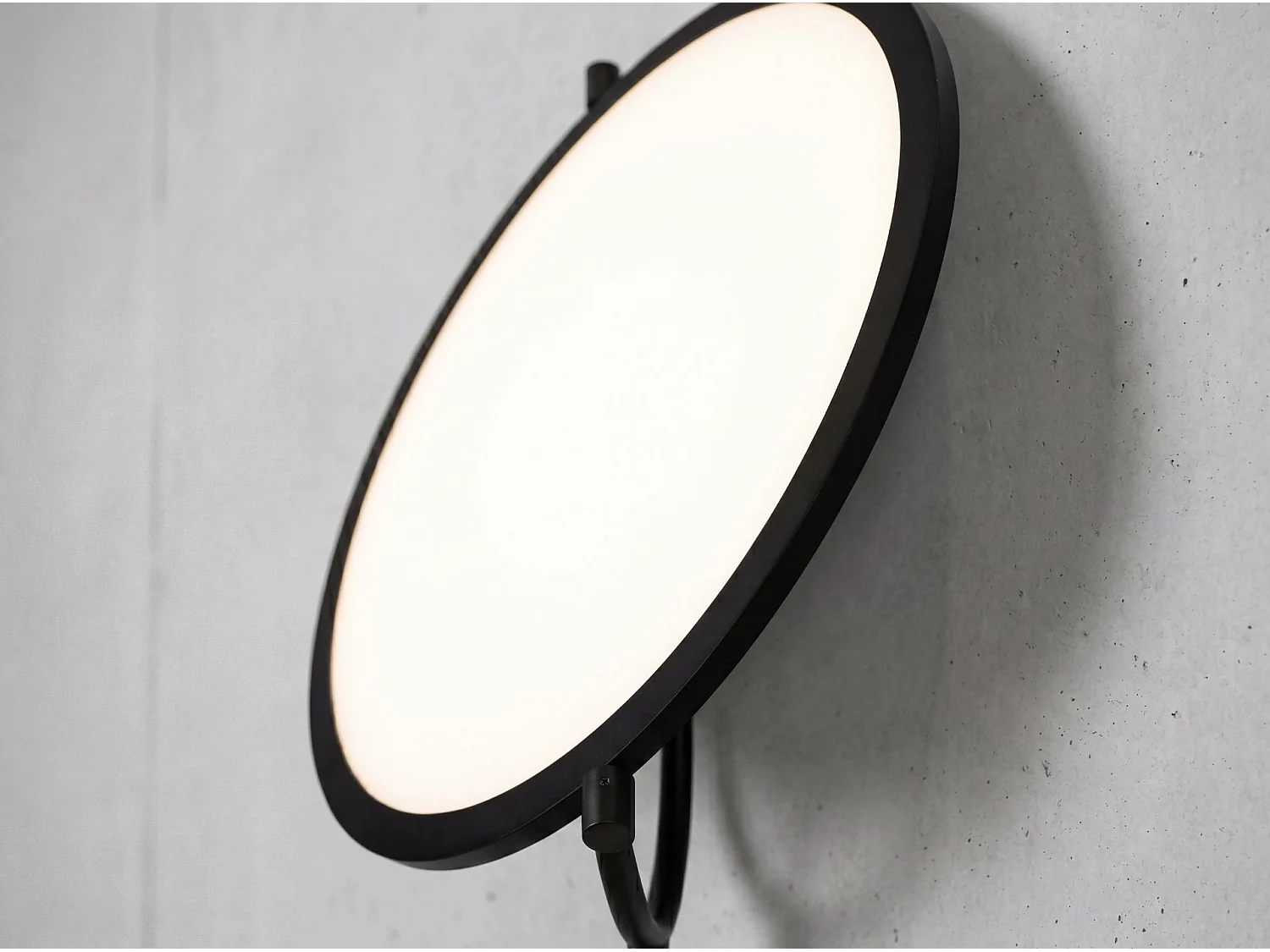 Lampadaire en acier noir 8102 ANGEL CERDA