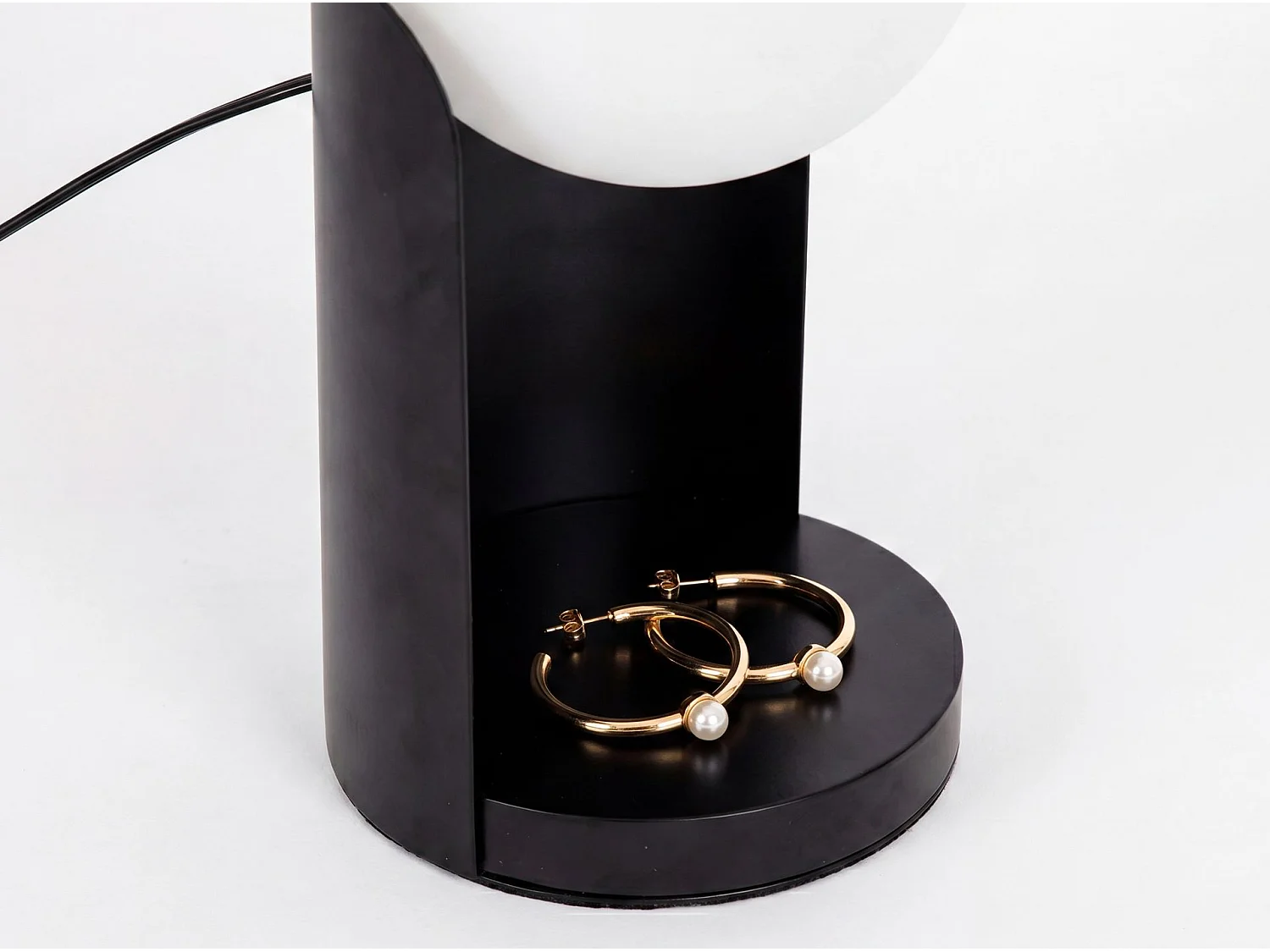 Lampe de table en verre blanc et acier noir 8091 ANGEL CERDA