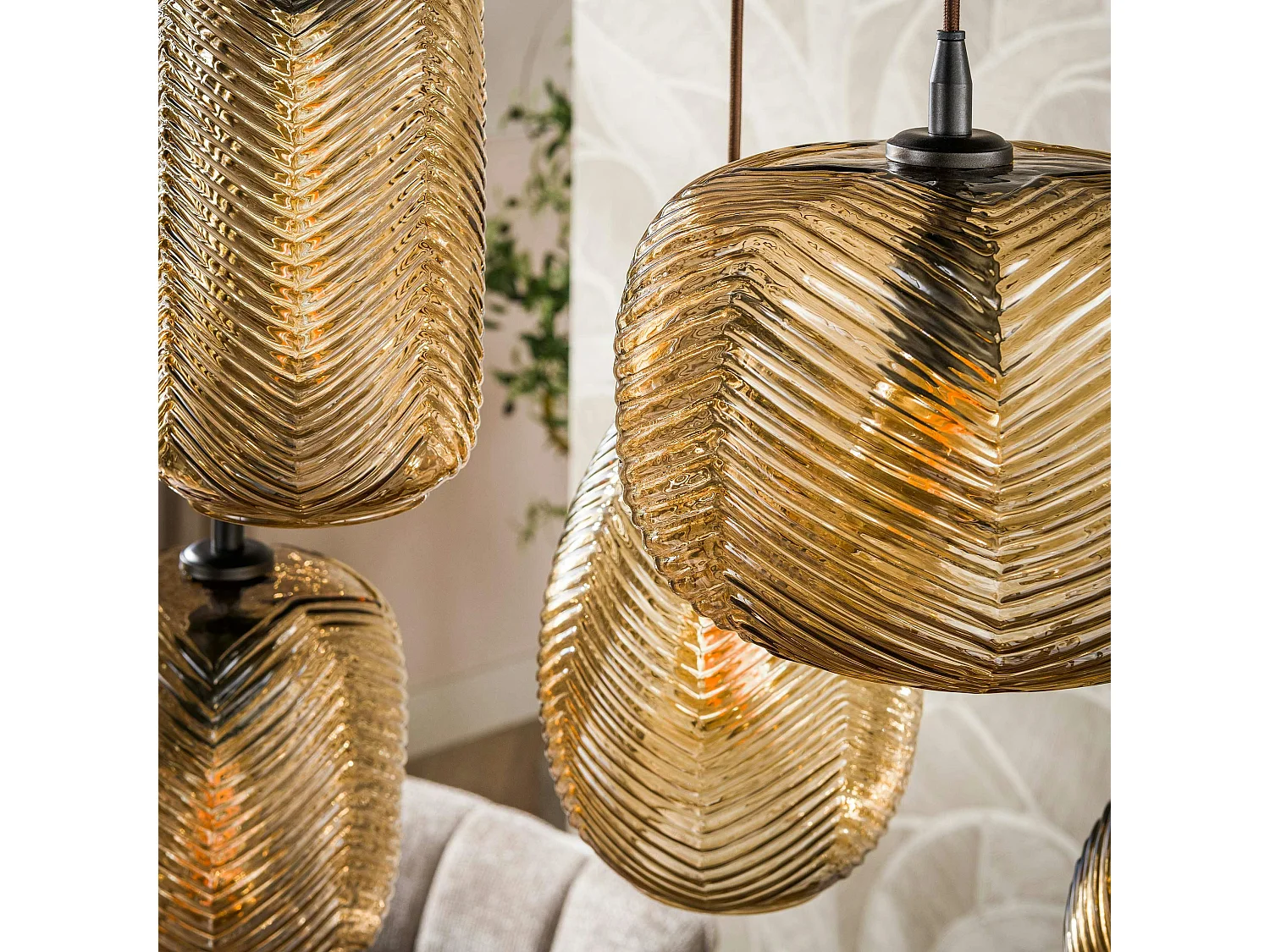 Suspension vintage verre brun fumé chevron 7 lampes NOVA