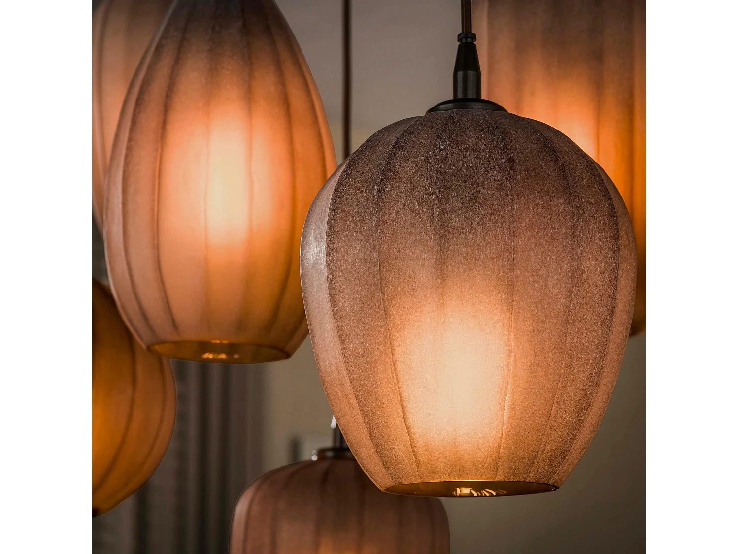 Suspension salle à manger verre brun dépoli 7 lampes NOVA