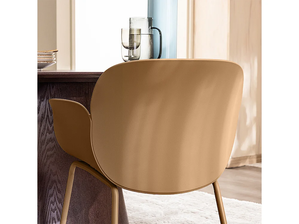 Acapulco - Lot de 4 fauteuils de table intérieur et extérieur en plastique et métal - Caramel