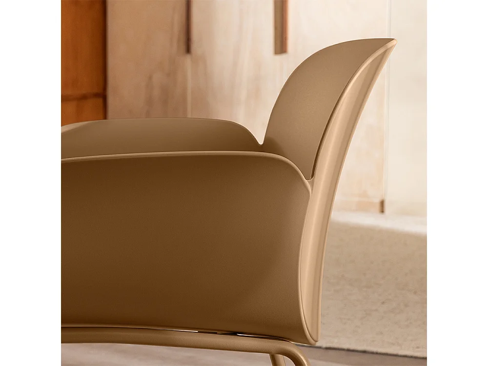 Acapulco - Lot de 4 fauteuils de table intérieur et extérieur en plastique et métal - Caramel