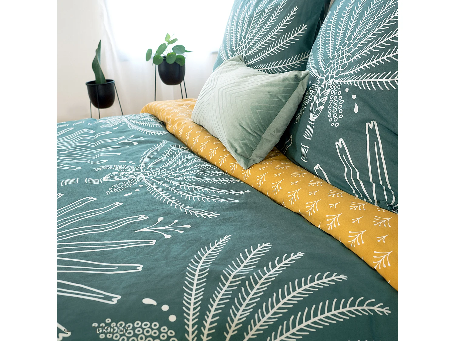 Parure de lit 260x240 cm coton MAZIA vert 3 pièces