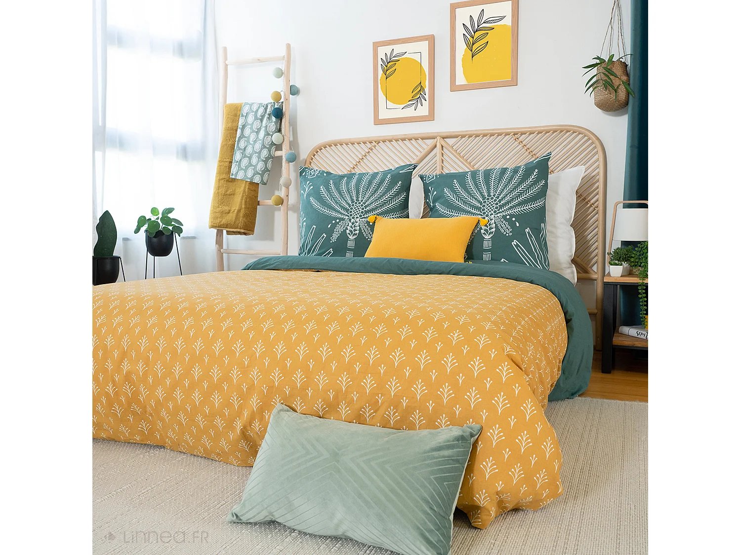 Parure de lit 260x240 cm coton MAZIA vert 3 pièces