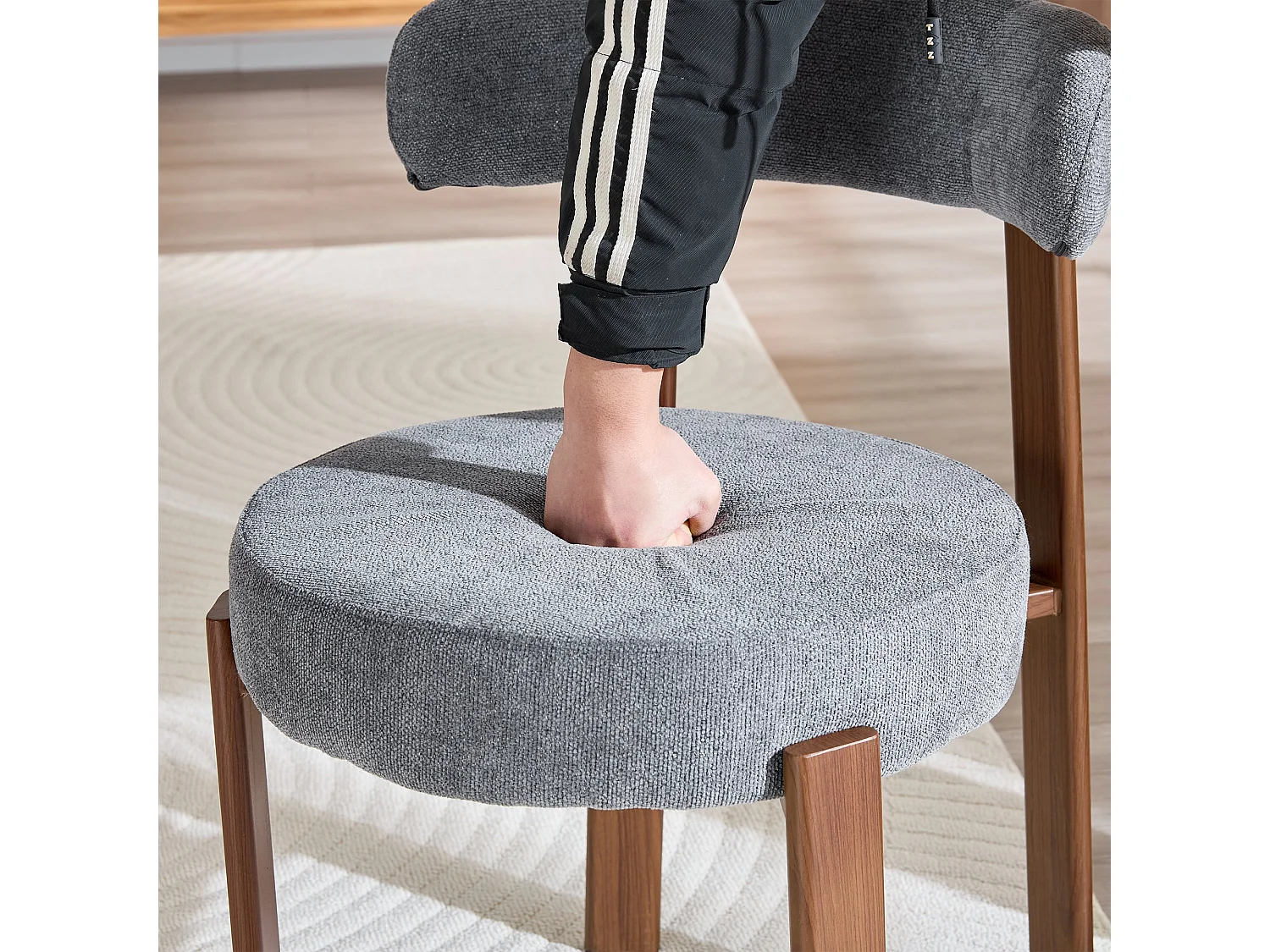 Lot de 2 chaises de salle à manger tissu gris dossier incurvé