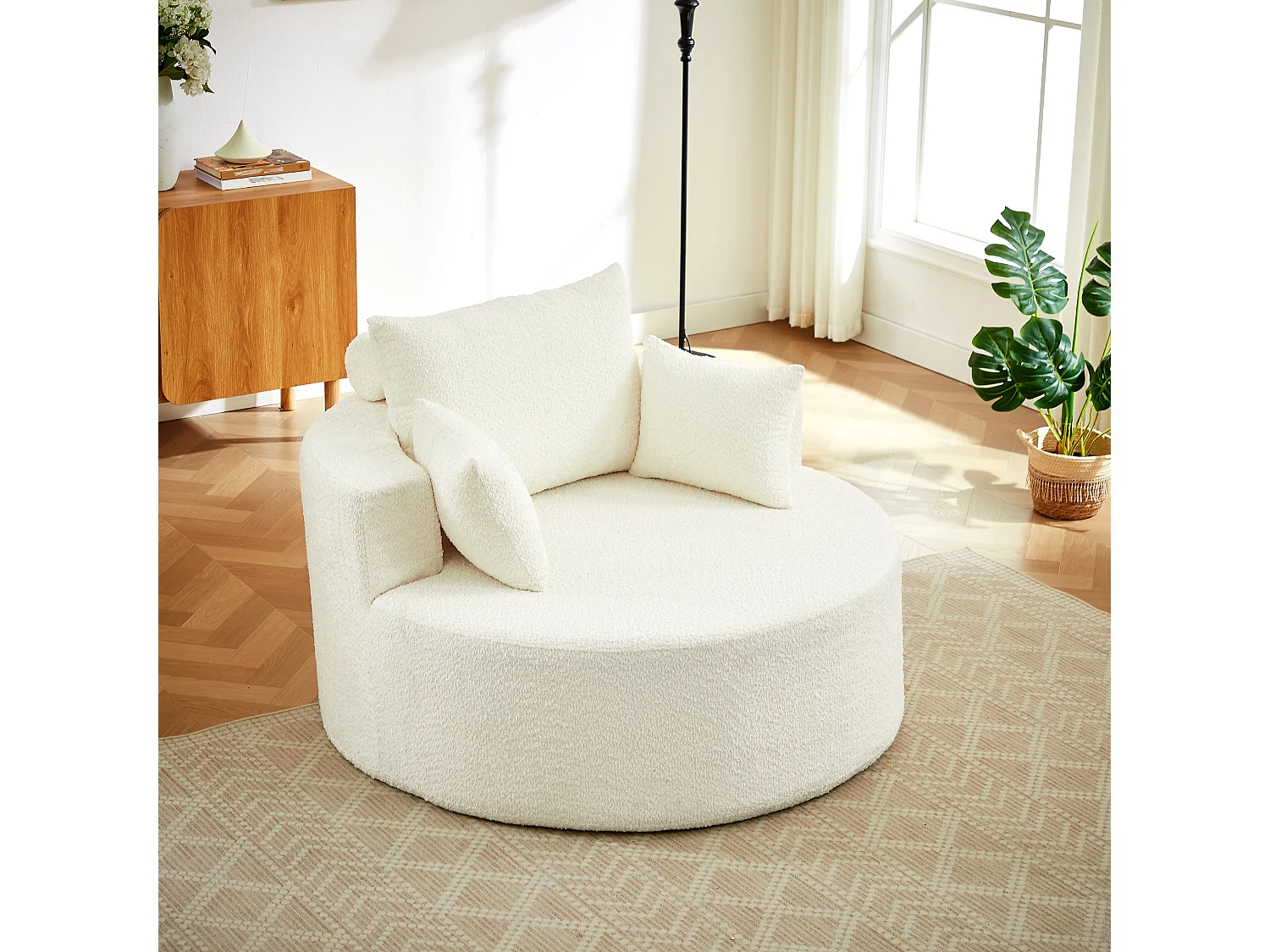 Fauteuil simple en chenille beige avec coussins, mousse sans montage