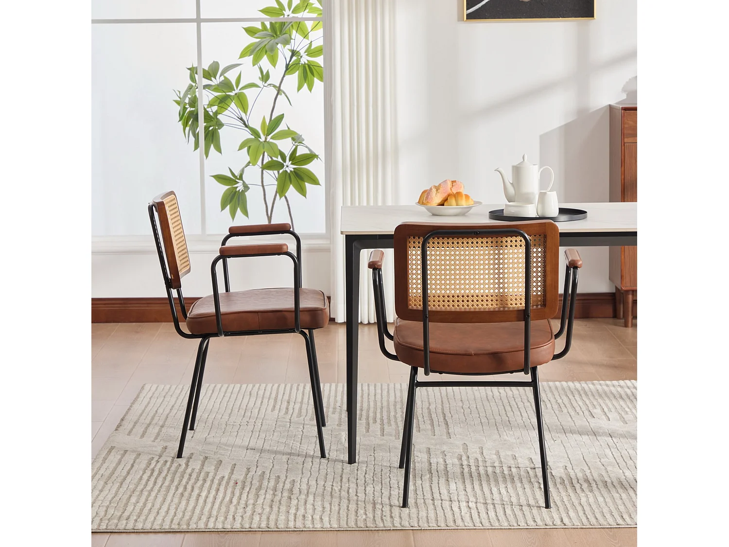 Set van 2 eetkamerstoelen van PU-leer met armleuningen - Metalen poten - Bruin