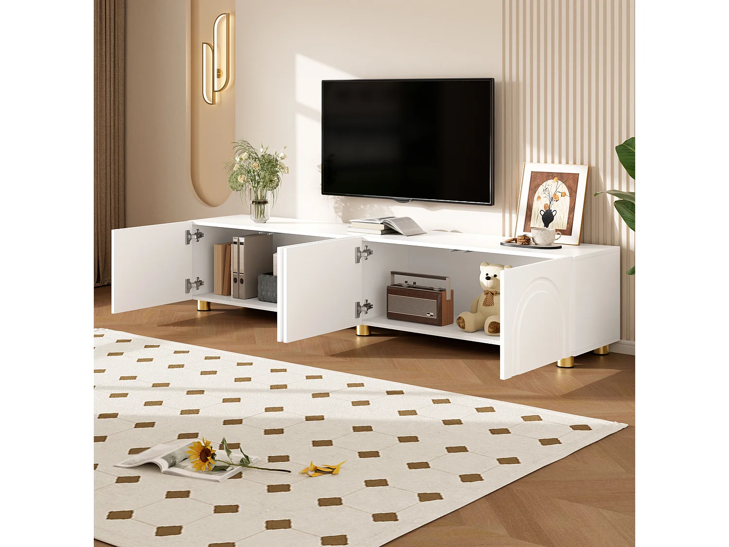 Mobile TV basso con modanature curve, bianco - 4 ante e gambe in metallo